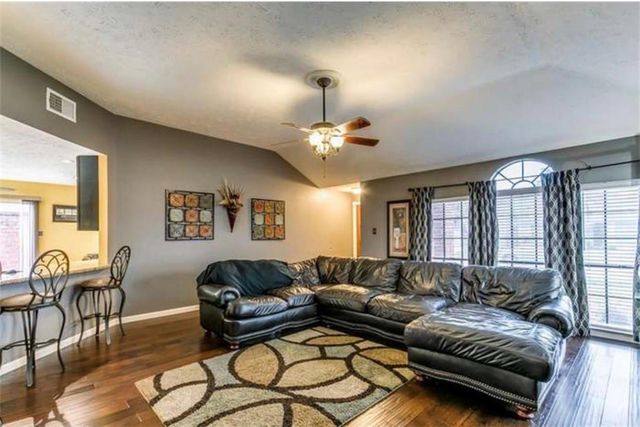 2025 Sandy Knoll Drive, Missouri City, TX 77489