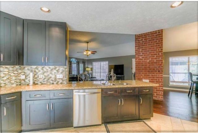 2025 Sandy Knoll Drive, Missouri City, TX 77489