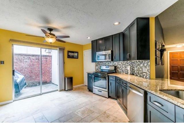 2025 Sandy Knoll Drive, Missouri City, TX 77489