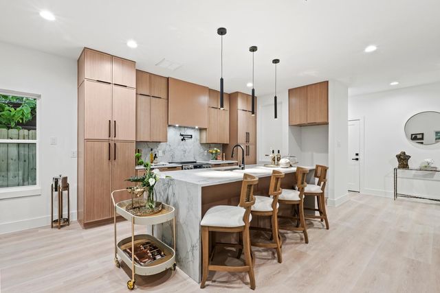 2515 Southland Street, Dallas, TX 75215