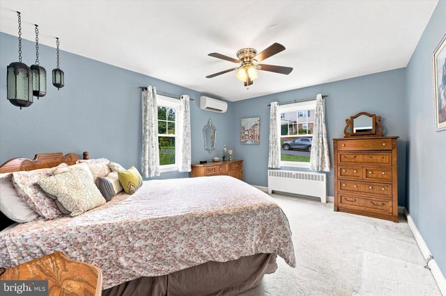 12 HIDDEN LN, Feasterville Trevose, PA 19053