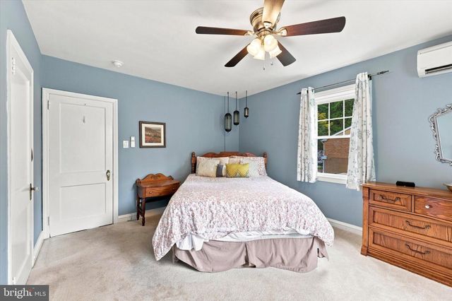 12 HIDDEN LN, Feasterville Trevose, PA 19053