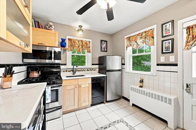 12 HIDDEN LN, Feasterville Trevose, PA 19053