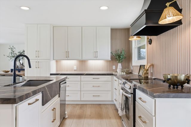 405 Meadowgreen Dr, Franklin, TN 37069