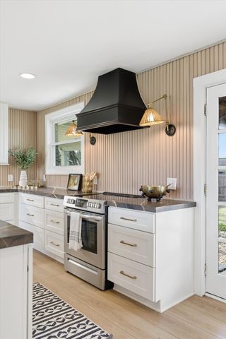 405 Meadowgreen Dr, Franklin, TN 37069