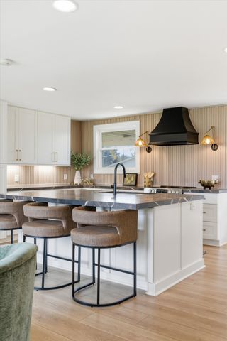 405 Meadowgreen Dr, Franklin, TN 37069