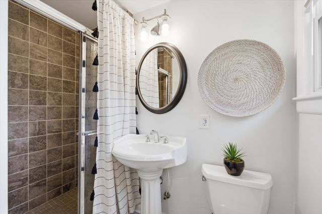 405 Meadowgreen Dr, Franklin, TN 37069