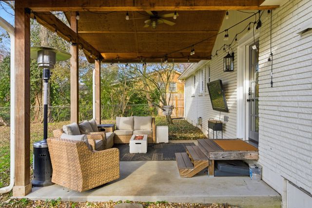 405 Meadowgreen Dr, Franklin, TN 37069