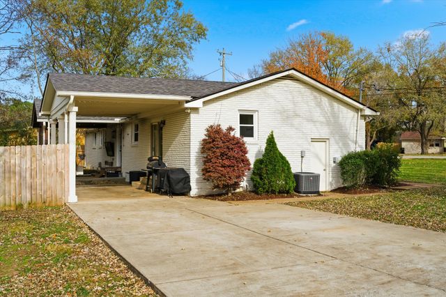 405 Meadowgreen Dr, Franklin, TN 37069