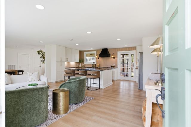 405 Meadowgreen Dr, Franklin, TN 37069