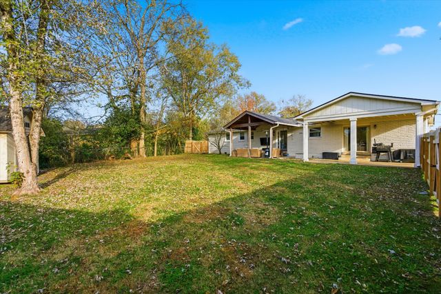 405 Meadowgreen Dr, Franklin, TN 37069