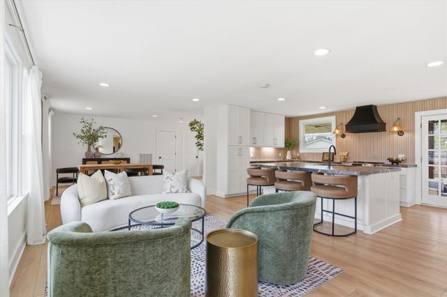 405 Meadowgreen Dr, Franklin, TN 37069