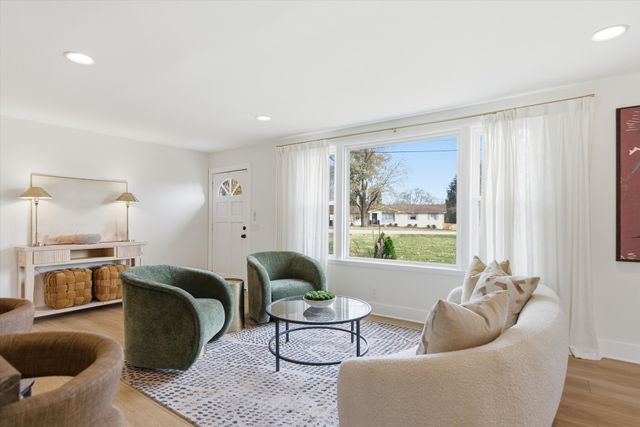 405 Meadowgreen Dr, Franklin, TN 37069