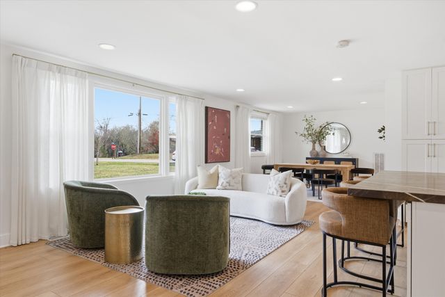 405 Meadowgreen Dr, Franklin, TN 37069