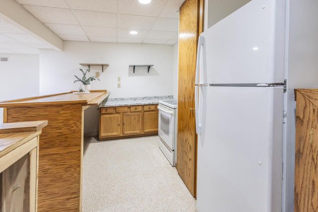 1300 Edgewood AVENUE, South Milwaukee, WI 53172