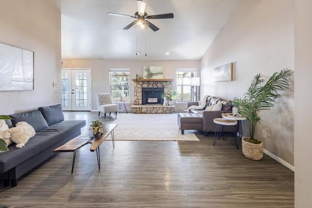 1300 Edgewood AVENUE, South Milwaukee, WI 53172