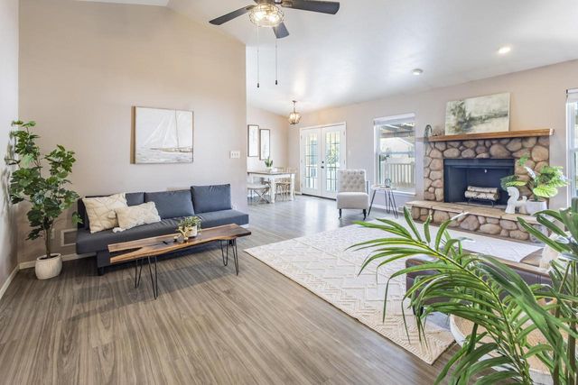 1300 Edgewood AVENUE, South Milwaukee, WI 53172