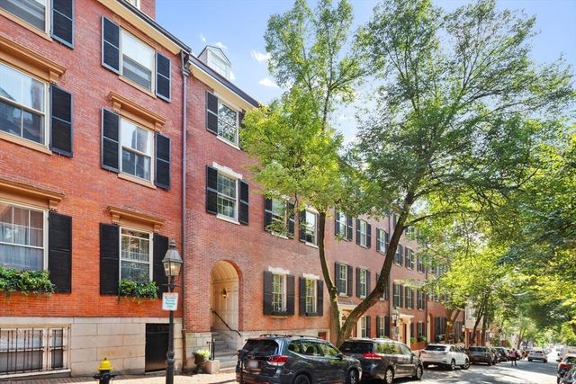 20 Chestnut St 1, Boston, MA 02108