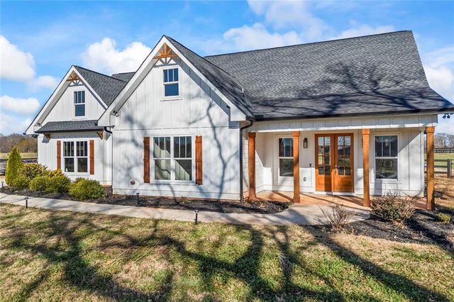 7588 State Rte 98 Road, Commerce, GA 30530