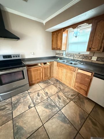 9114 Monhegan Ave, Baker, LA 70714