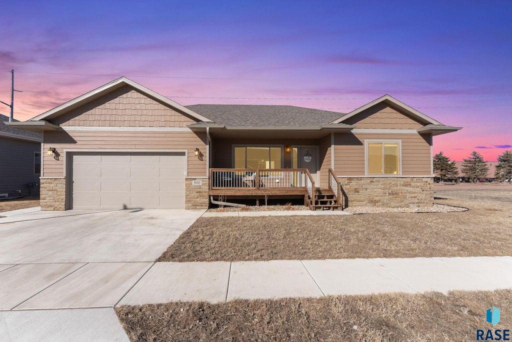 500 E Cairos Pl Place, Brandon, SD 57005