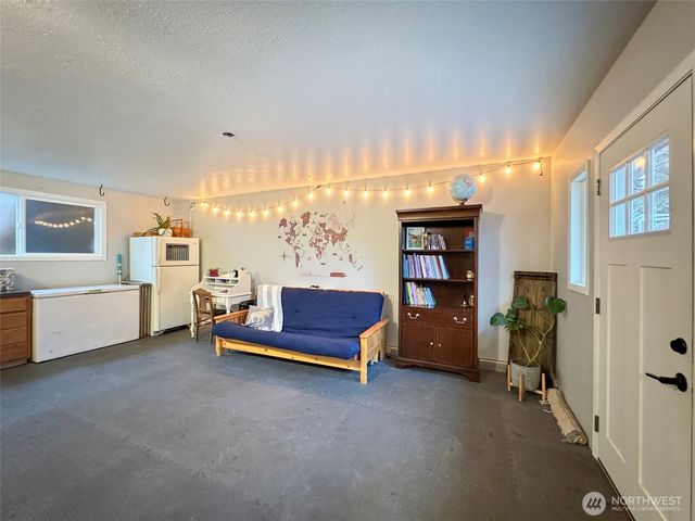 242 Agnew Parkway, Port Angeles, WA 98362