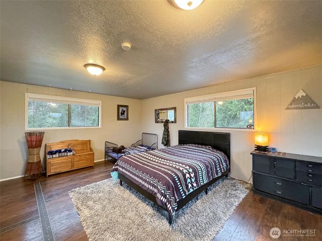 242 Agnew Parkway, Port Angeles, WA 98362
