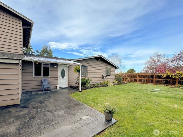 242 Agnew Parkway, Port Angeles, WA 98362