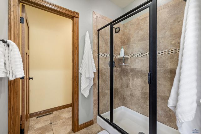 6718 KENNEMER DR, Rapid City, SD 57702