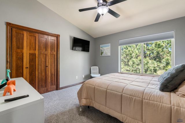 6718 KENNEMER DR, Rapid City, SD 57702