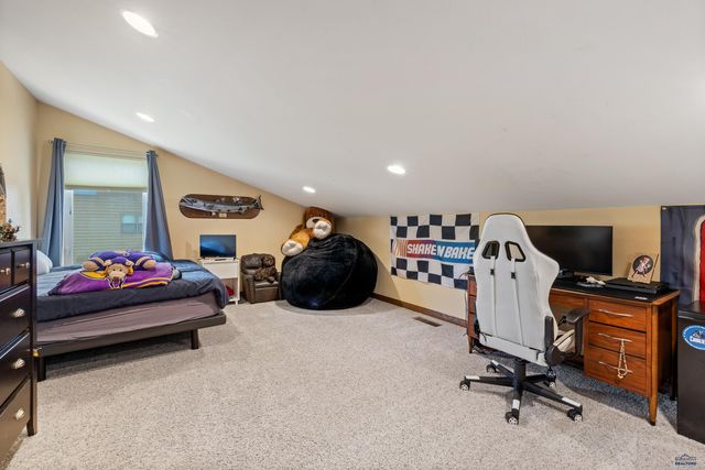 6718 KENNEMER DR, Rapid City, SD 57702