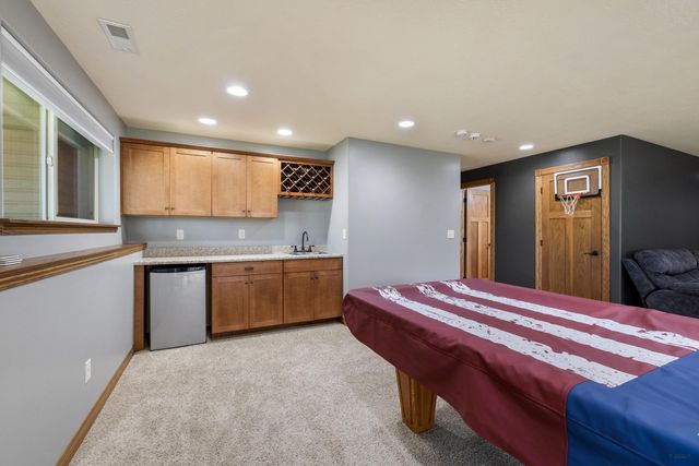 6718 KENNEMER DR, Rapid City, SD 57702