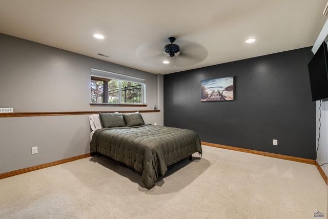 6718 KENNEMER DR, Rapid City, SD 57702