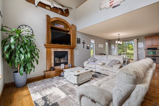 6718 KENNEMER DR, Rapid City, SD 57702