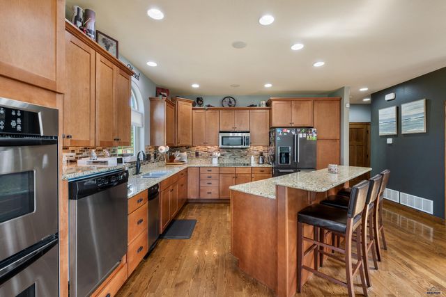 6718 KENNEMER DR, Rapid City, SD 57702