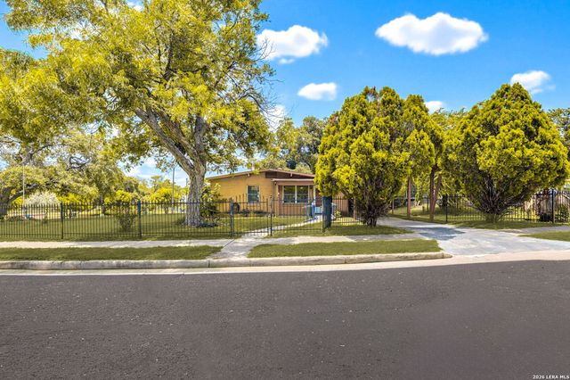 610 PILGRIM DR, San Antonio, TX 78213