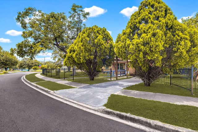 610 PILGRIM DR, San Antonio, TX 78213
