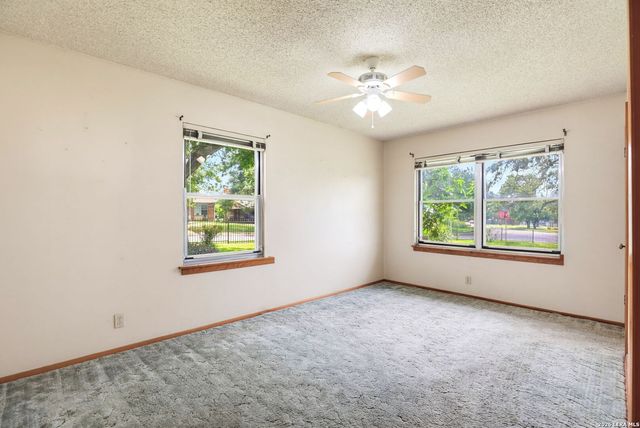 610 PILGRIM DR, San Antonio, TX 78213