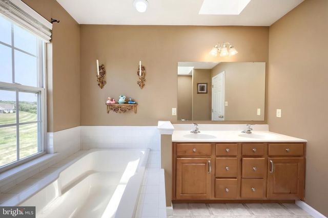1191 LEDGE DR, York, PA 17408