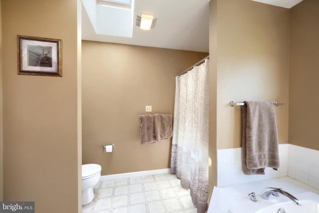 1191 LEDGE DR, York, PA 17408