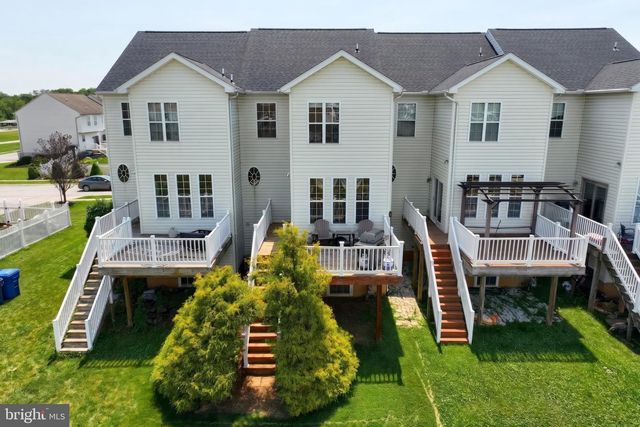 1191 LEDGE DR, York, PA 17408