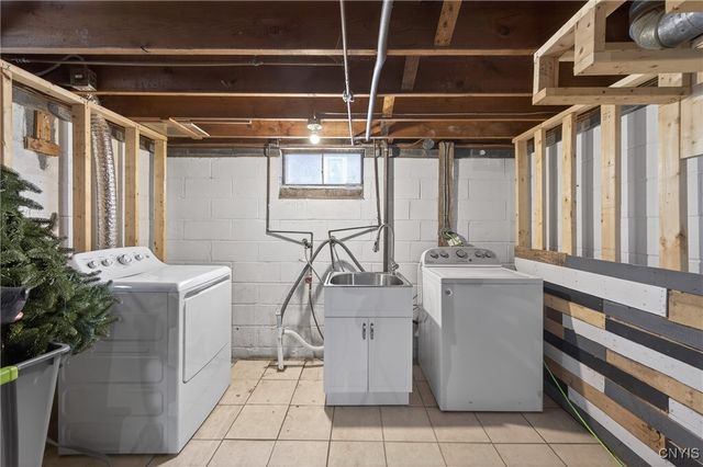 303 Snyder Avenue, Salina, NY 13206