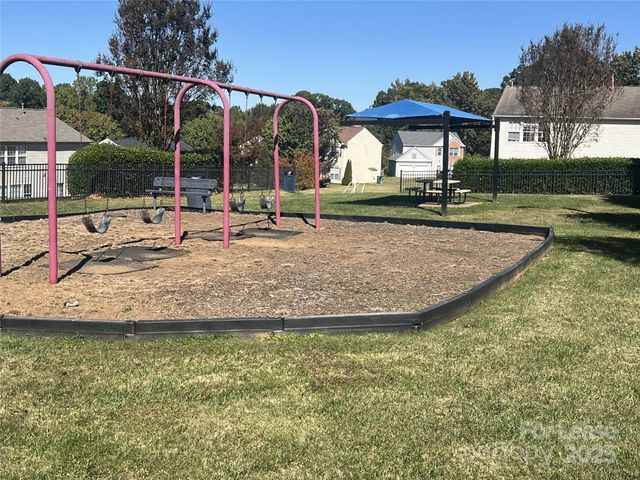 2840 Old Ironside Drive, Charlotte, NC 28213