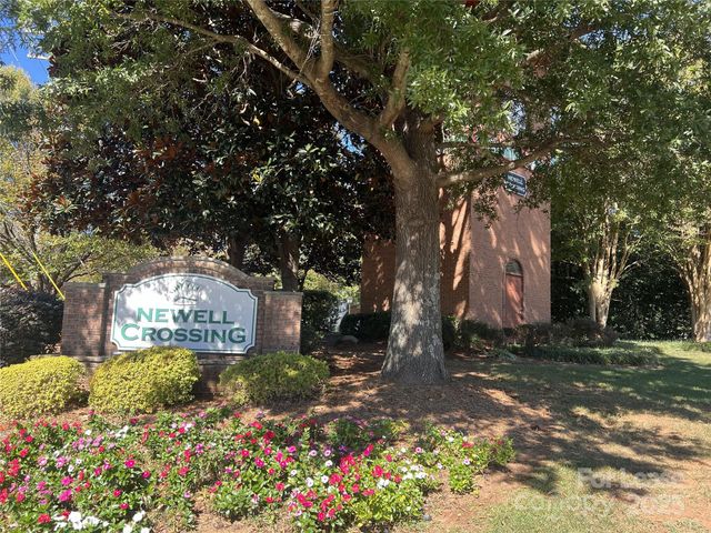 2840 Old Ironside Drive, Charlotte, NC 28213