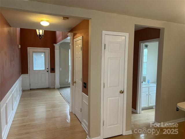 2840 Old Ironside Drive, Charlotte, NC 28213