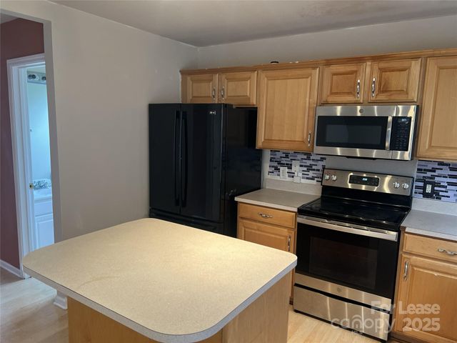 2840 Old Ironside Drive, Charlotte, NC 28213