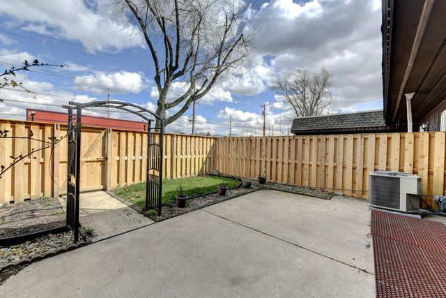 8029 Jefferson Avenue, Munster, IN 46321