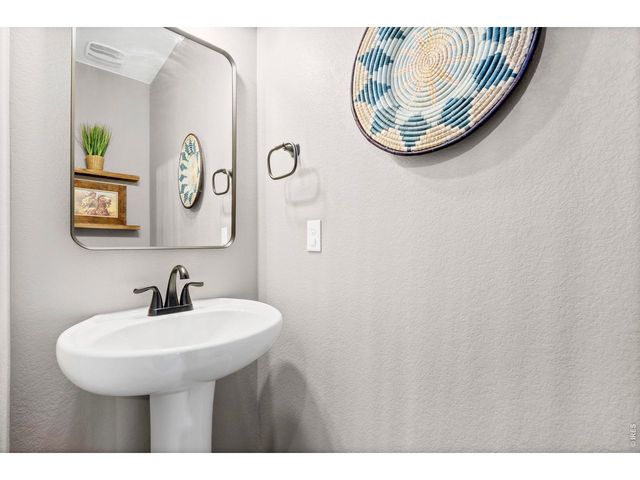 1938 Knobby Pine Dr, Fort Collins, CO 80528