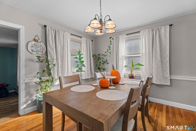 32 Sunset Road, Hamden, CT 06518