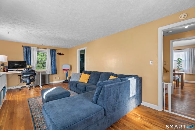 32 Sunset Road, Hamden, CT 06518